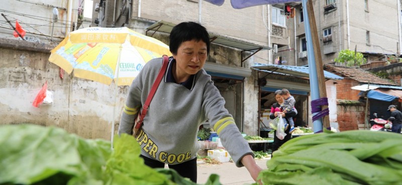 談到今后的打算，鄒勤敏說：“只要他們還需要我，我就一直做下去，直到干不動為止。”結束工作后，鄒勤敏去附近的菜市場買菜。